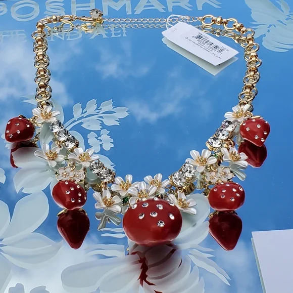 Betsey Johnson NWT Strawberry Frontal Statement Necklace - Picture 3 of 9